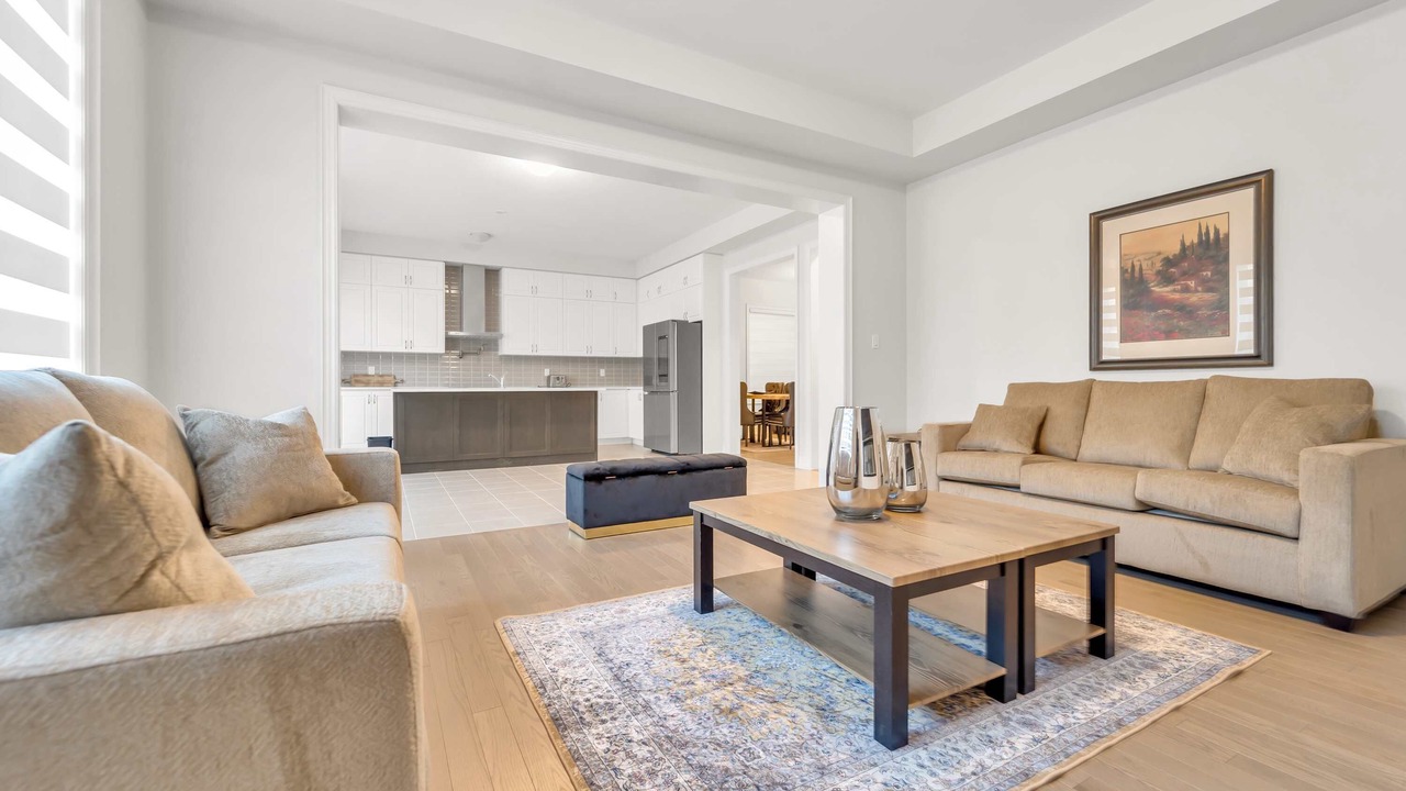 Photo of Livingroom in Oakville