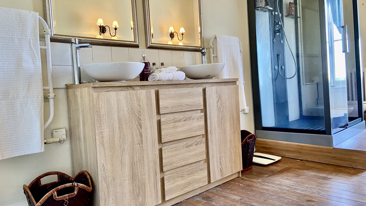 Photo of Bathroom in Tierce