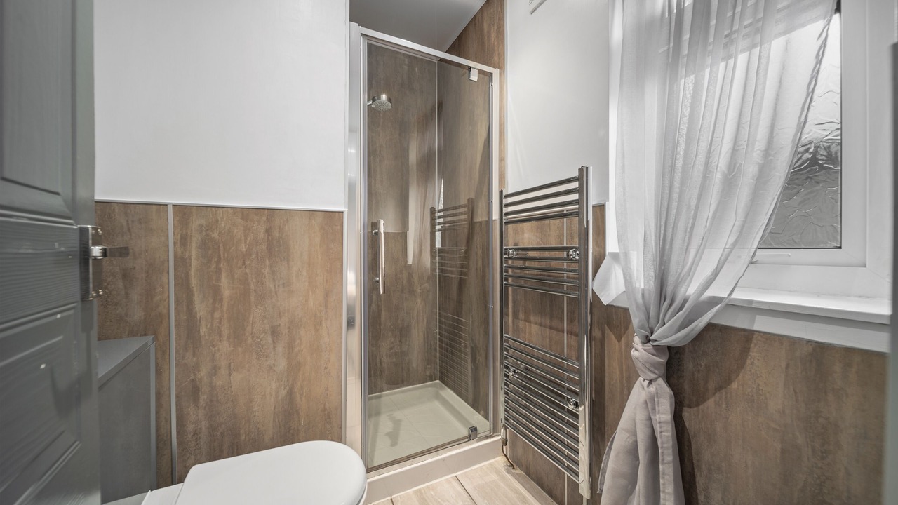 Photo of Bathroom in Rosyth