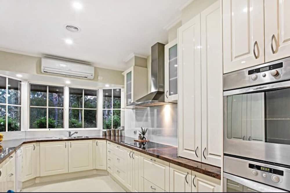 Photo of Kitchen in Warrandyte