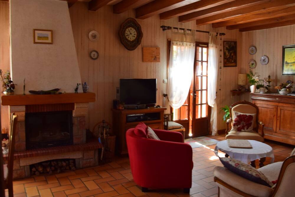 Photo of Livingroom in Vannes-sur-Cosson