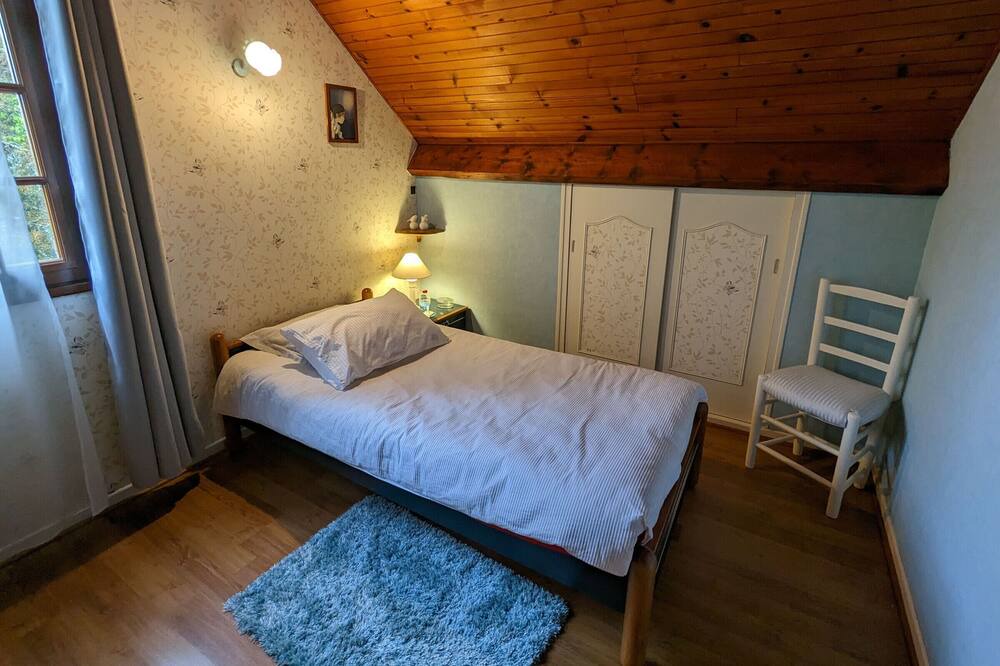 Photo of Bedroom in Vannes-sur-Cosson