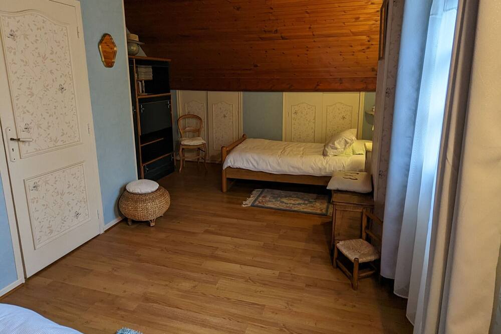 Photo of Bedroom in Vannes-sur-Cosson