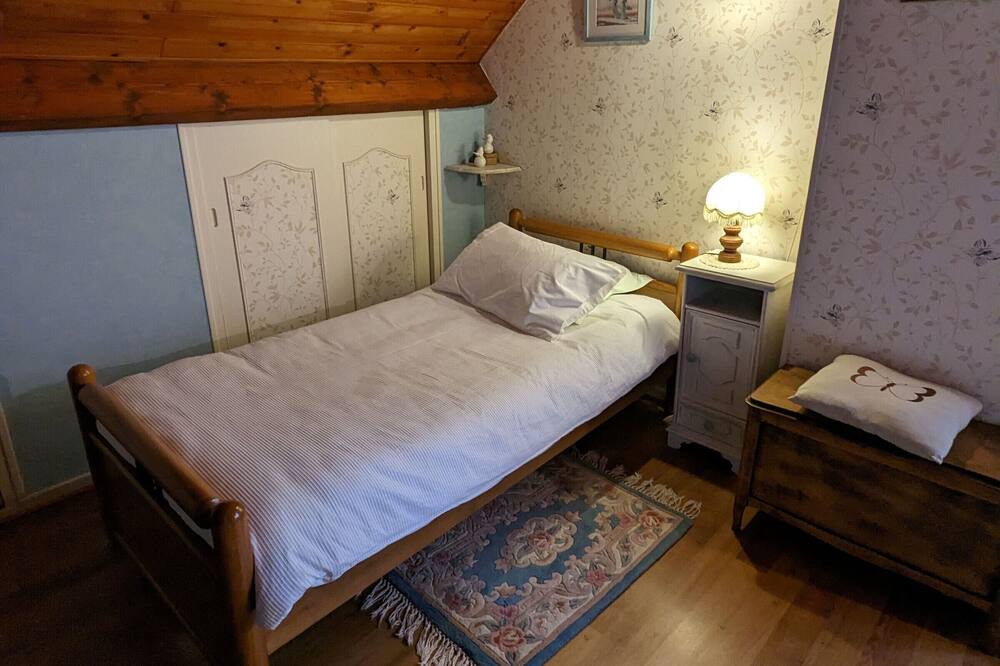 Photo of Bedroom in Vannes-sur-Cosson