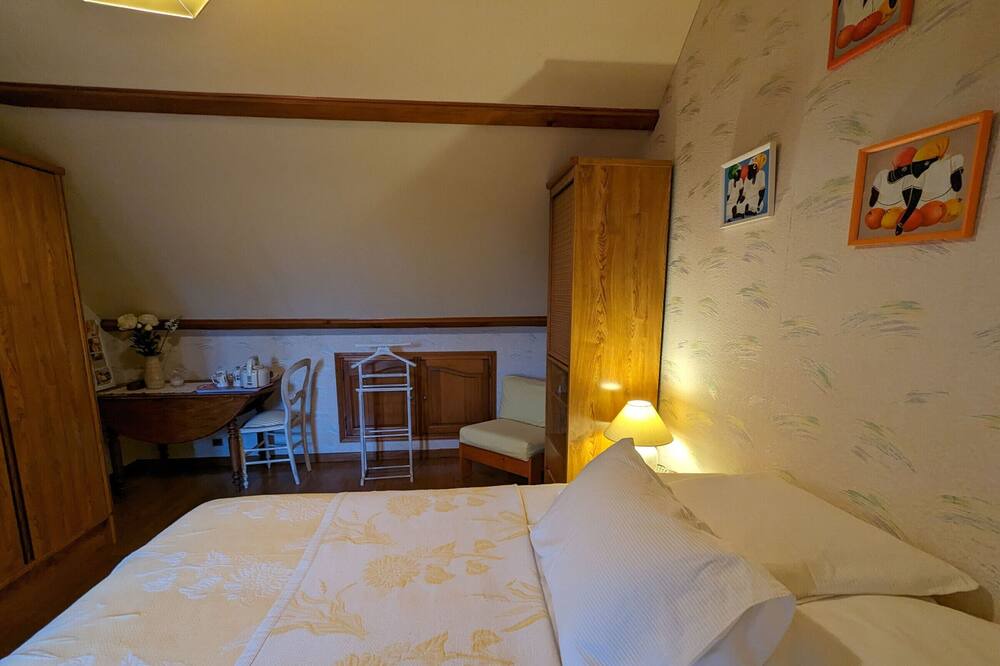 Photo of Bedroom in Vannes-sur-Cosson