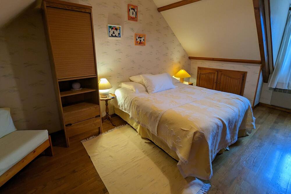 Photo of Bedroom in Vannes-sur-Cosson