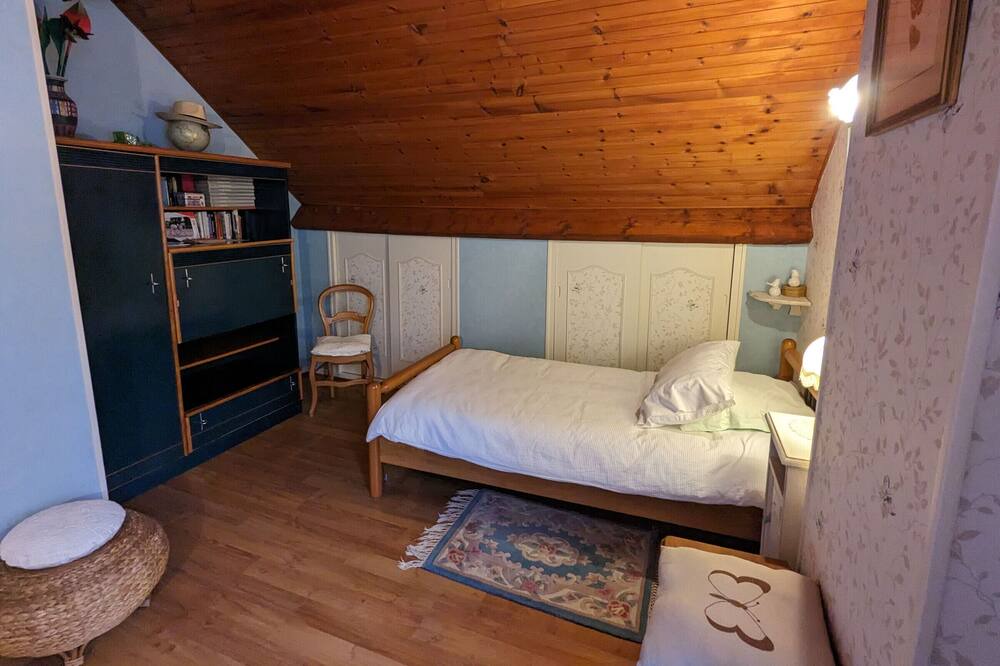 Photo of Bedroom in Vannes-sur-Cosson