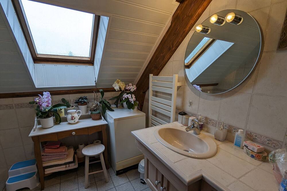 Photo of Bathroom in Vannes-sur-Cosson