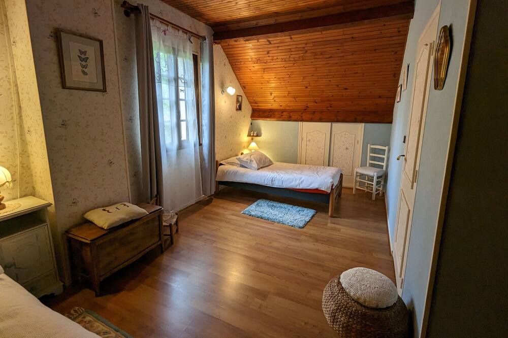 Photo of Bedroom in Vannes-sur-Cosson