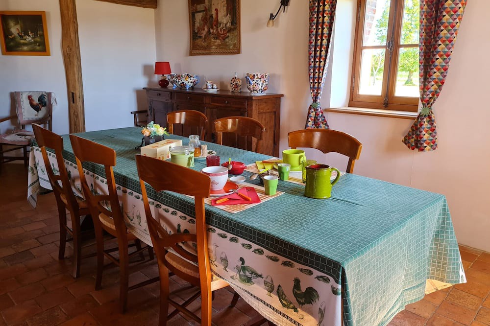 Photo of Others in Bonnee