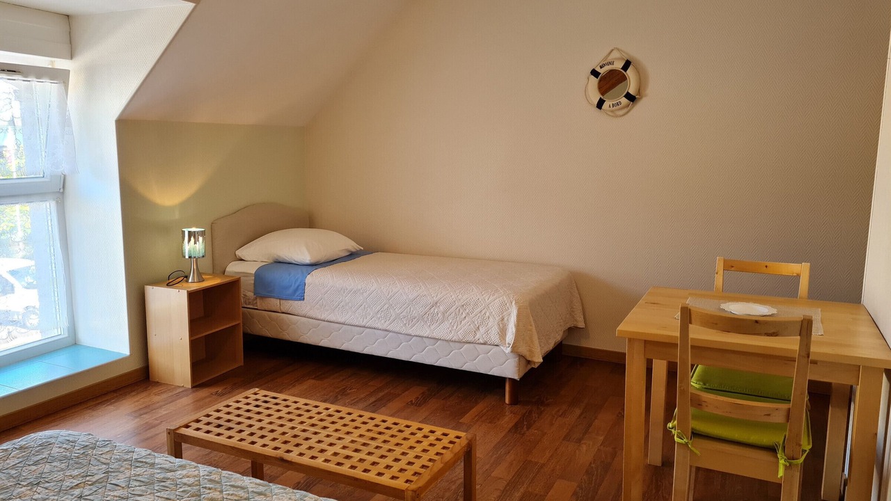 Photo of Others in Cravant