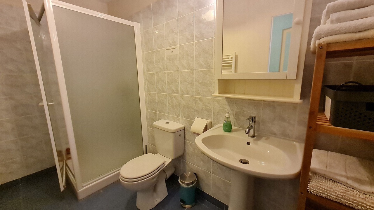 Photo of Others in Cravant