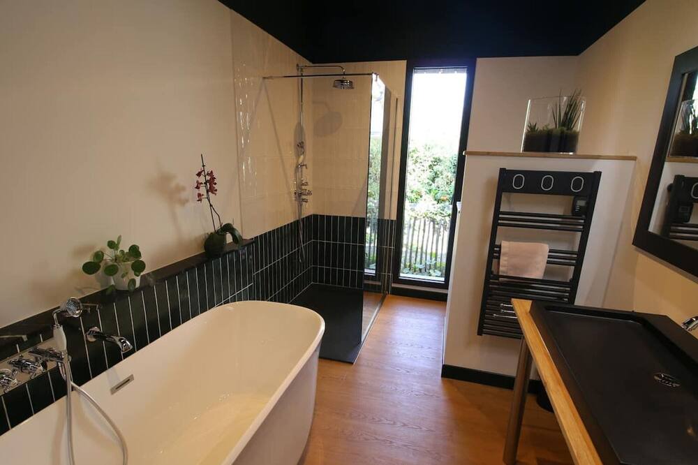 Photo of Bathroom in La Ferte-Saint-Aubin