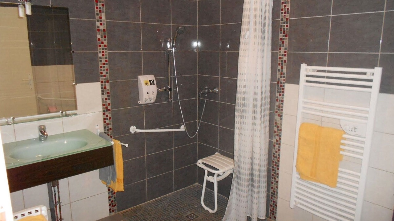 Photo of Bathroom in Neuvy-Saint-Sepulchre