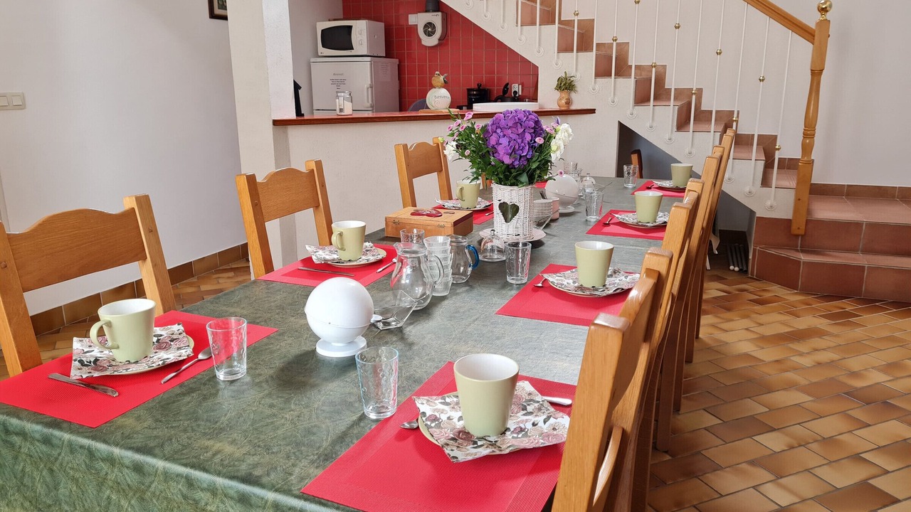 Photo of Others in Cravant