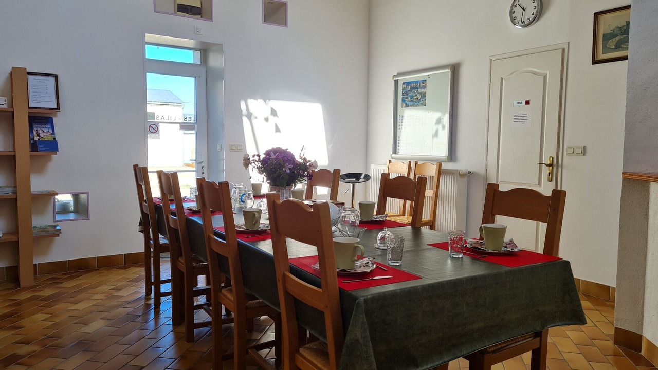 Photo of Others in Cravant