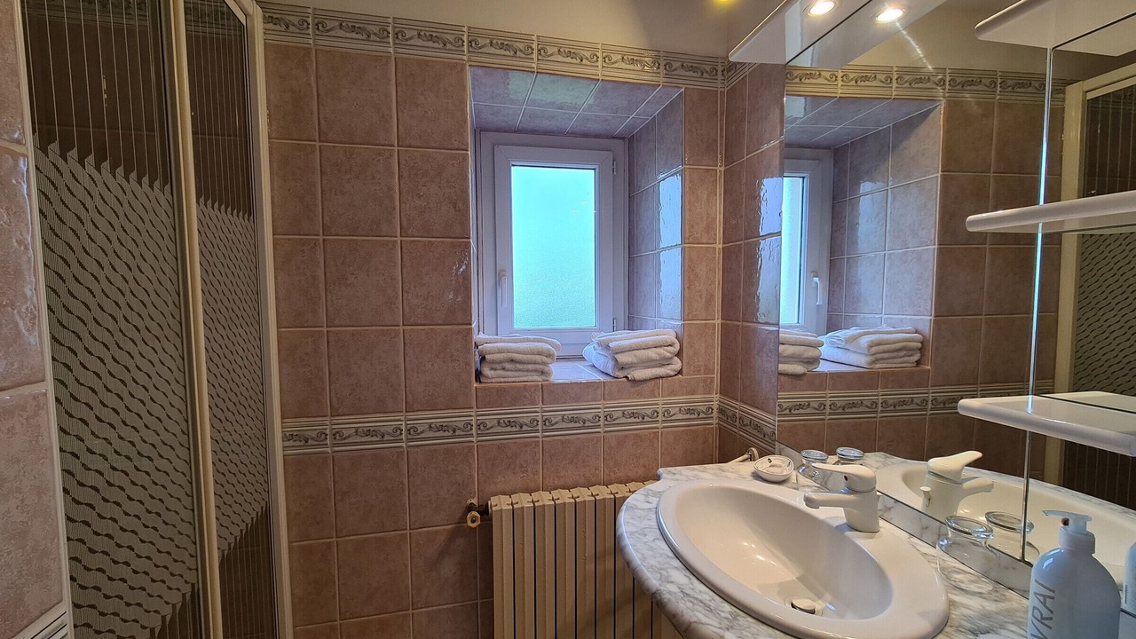 Photo of Bathroom in Saulnay