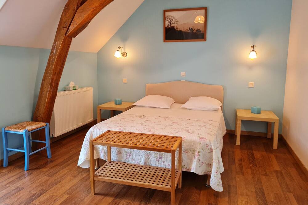 Photo of Bedroom in Cravant