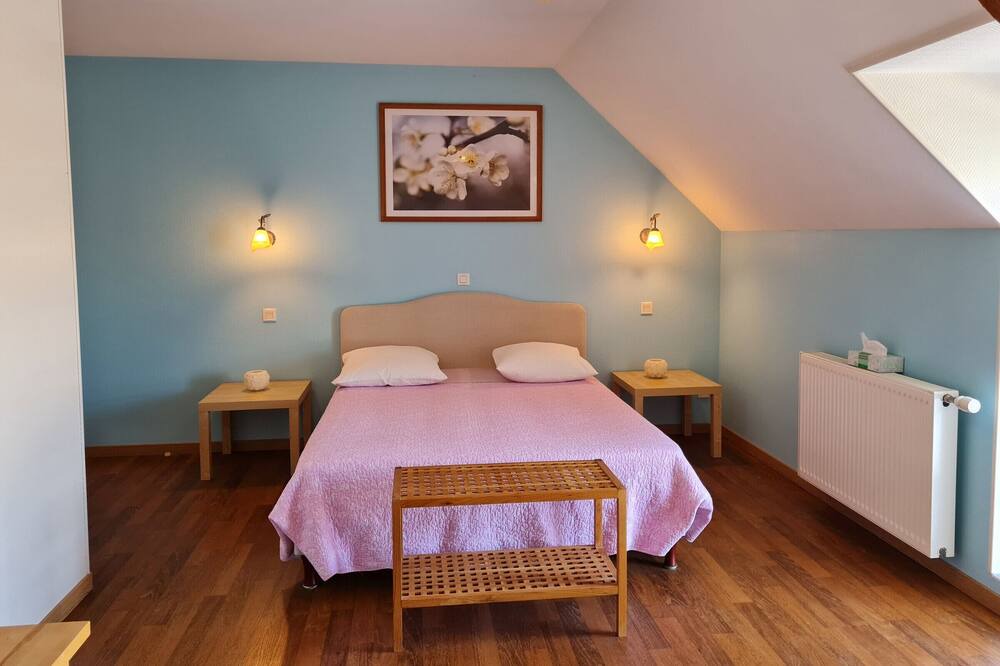 Photo of Bedroom in Cravant