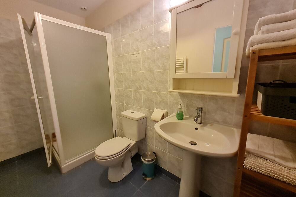 Photo of Bathroom in Cravant