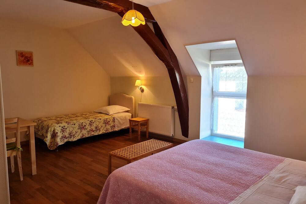 Photo of Bedroom in Cravant