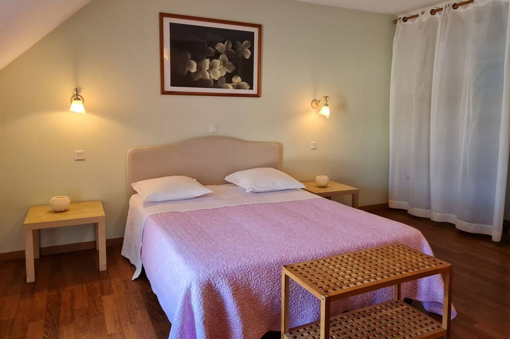 Photo of Bedroom in Cravant