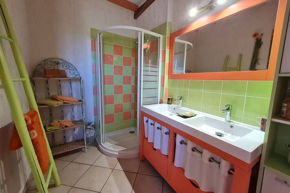 Photo of Bathroom in Bonnee