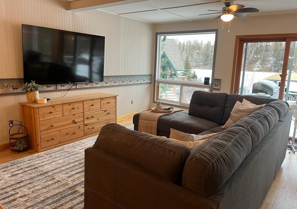 Photo of Livingroom in Whiteshell