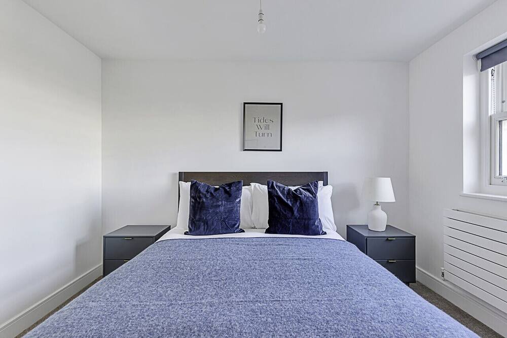 Photo of Bedroom in Turnham Green