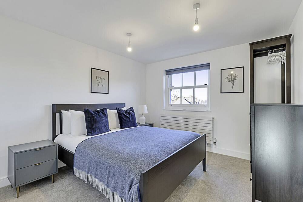 Photo of Bedroom in Turnham Green