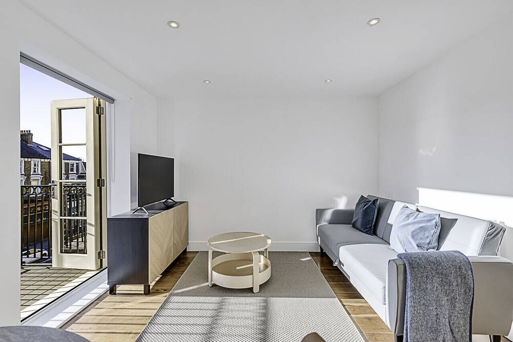 Photo of Livingroom in Turnham Green