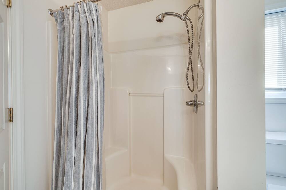 Photo of Bedroom in Cats Paw
