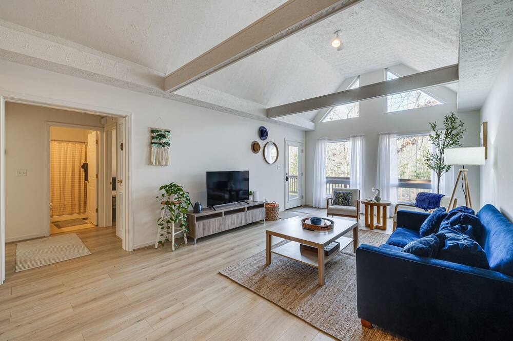 Photo of Bedroom in Cats Paw