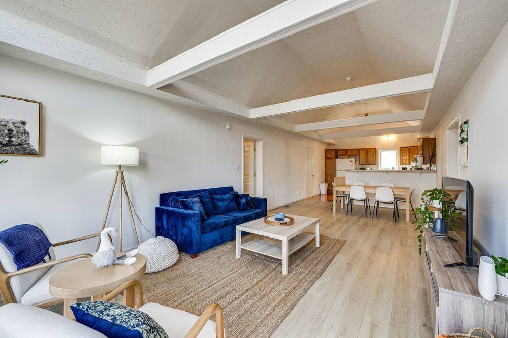 Photo of Livingroom in Cats Paw