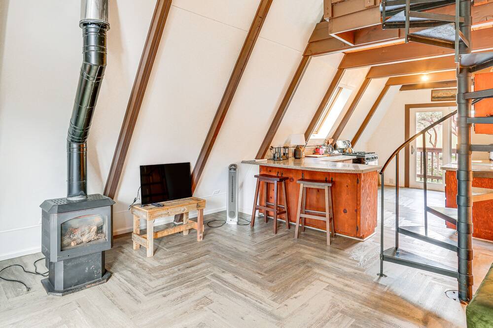 Photo of Livingroom in Trinity Village