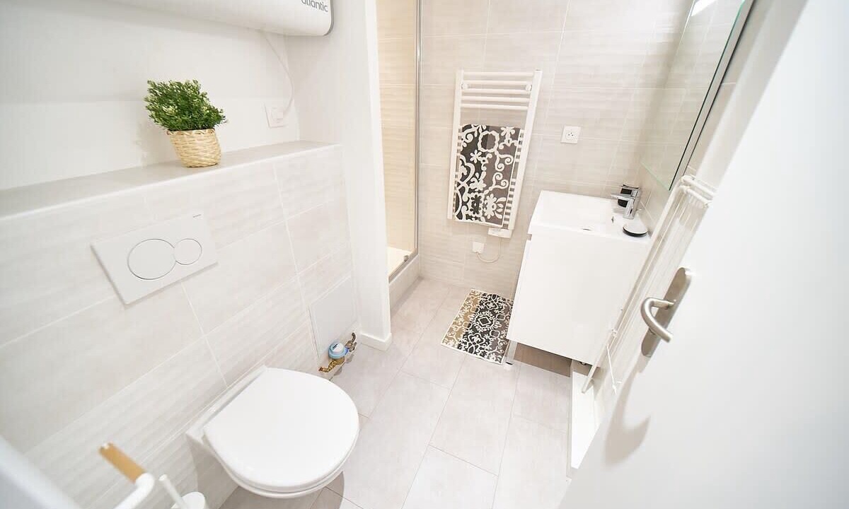 Photo of Others in 8th Arrondissement