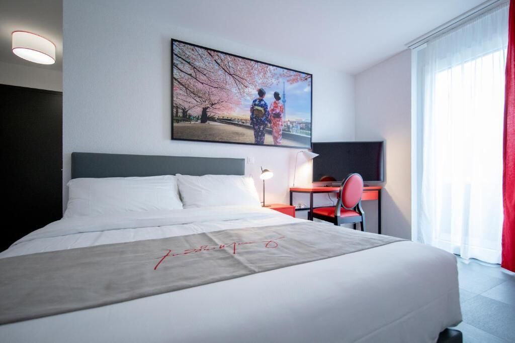 Photo of Bedroom in Montreux City Centre
