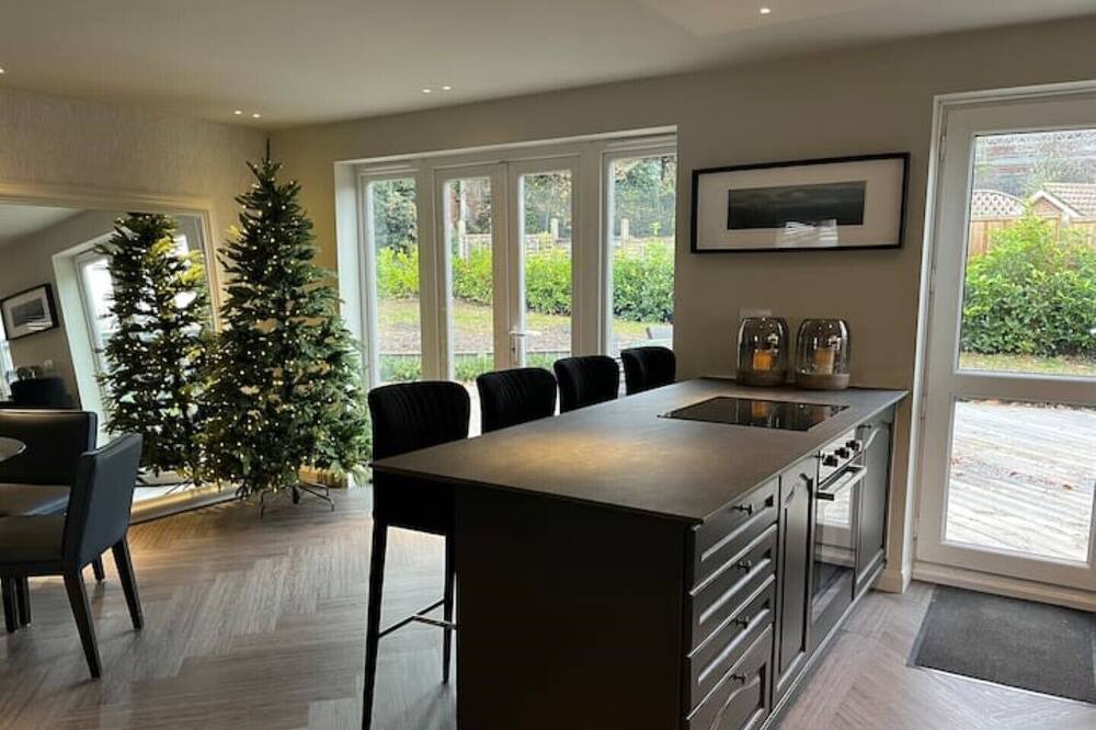 Photo of Kitchen in Bagshot