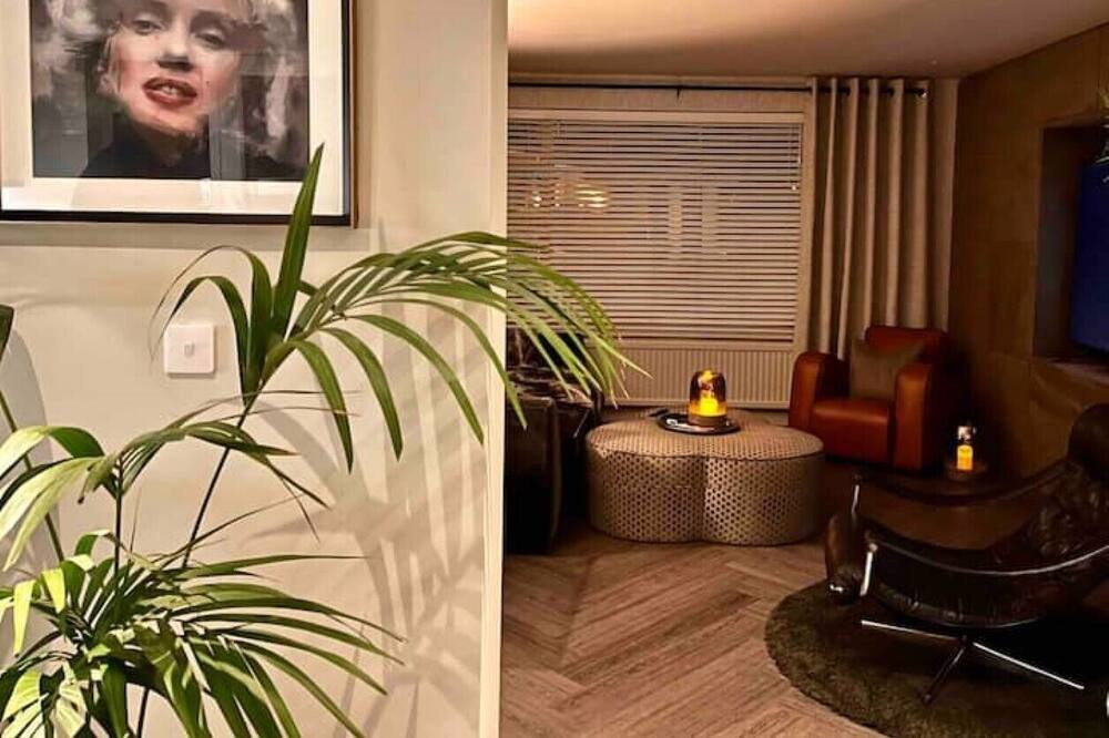 Photo of Others in Bagshot