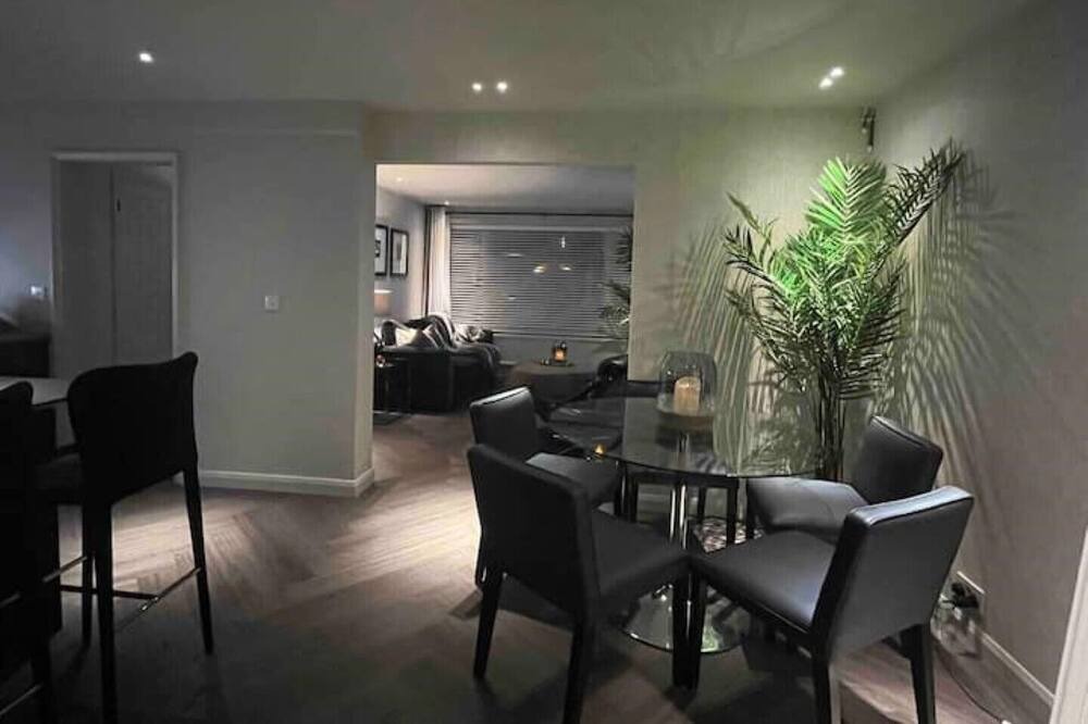 Photo of Others in Bagshot