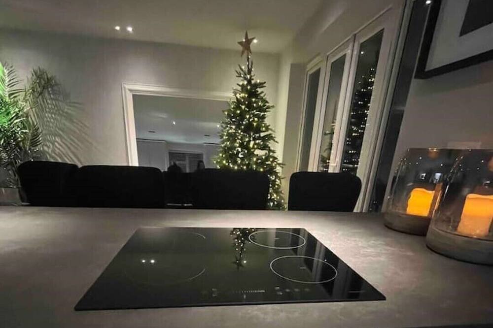 Photo of Others in Bagshot