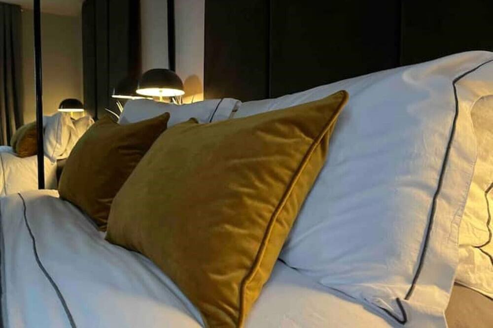 Photo of Others in Bagshot