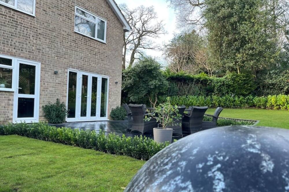 Photo of Outdoor in Bagshot