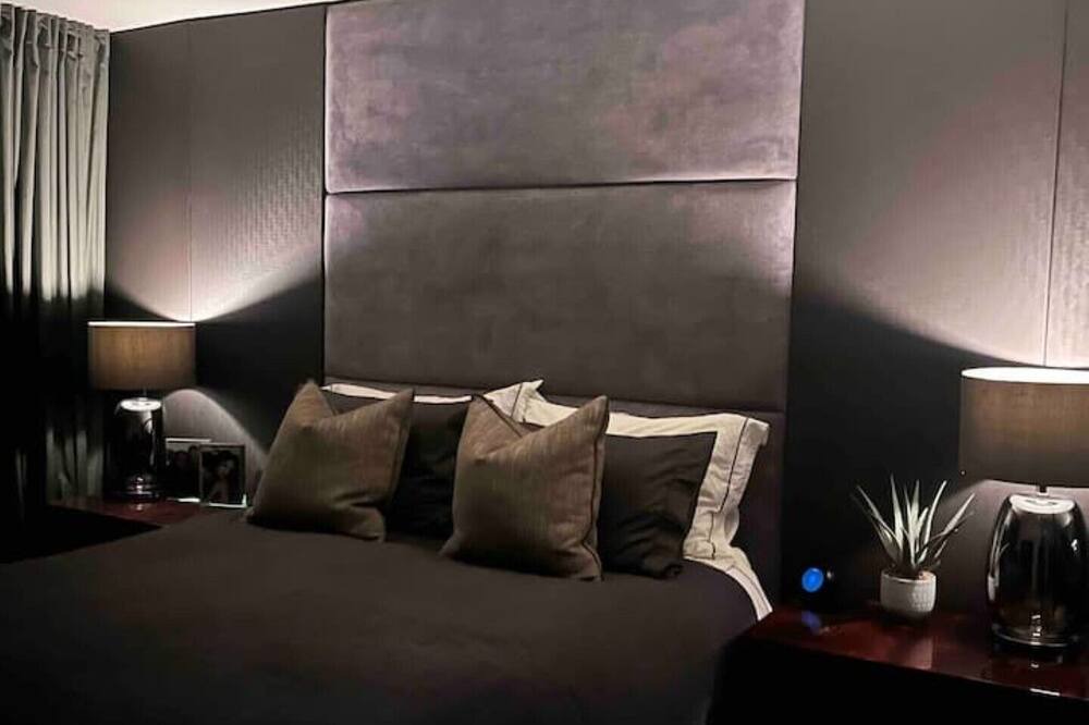 Photo of Others in Bagshot