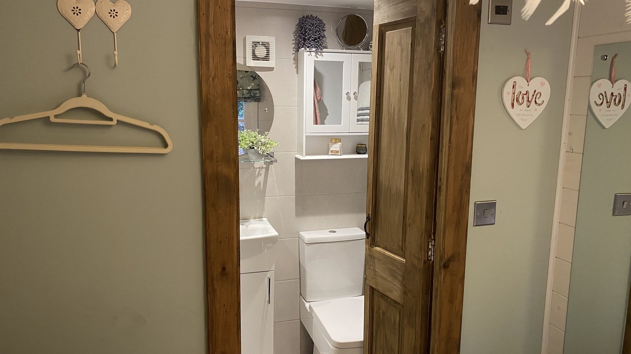 Photo of Bathroom in Worth