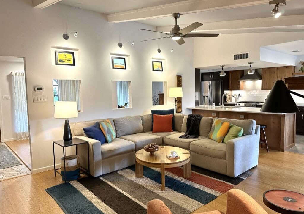 Photo of Livingroom in Anderson Mill