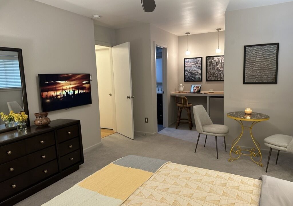 Photo of Livingroom in Anderson Mill