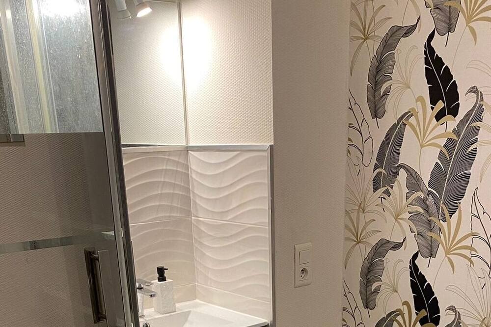 Photo of Bathroom in Miroir - Batignolles