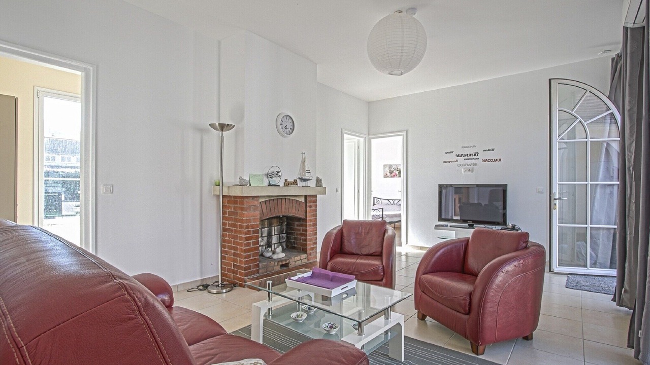 Photo of Livingroom in Sainte-Honorine-des-Pertes