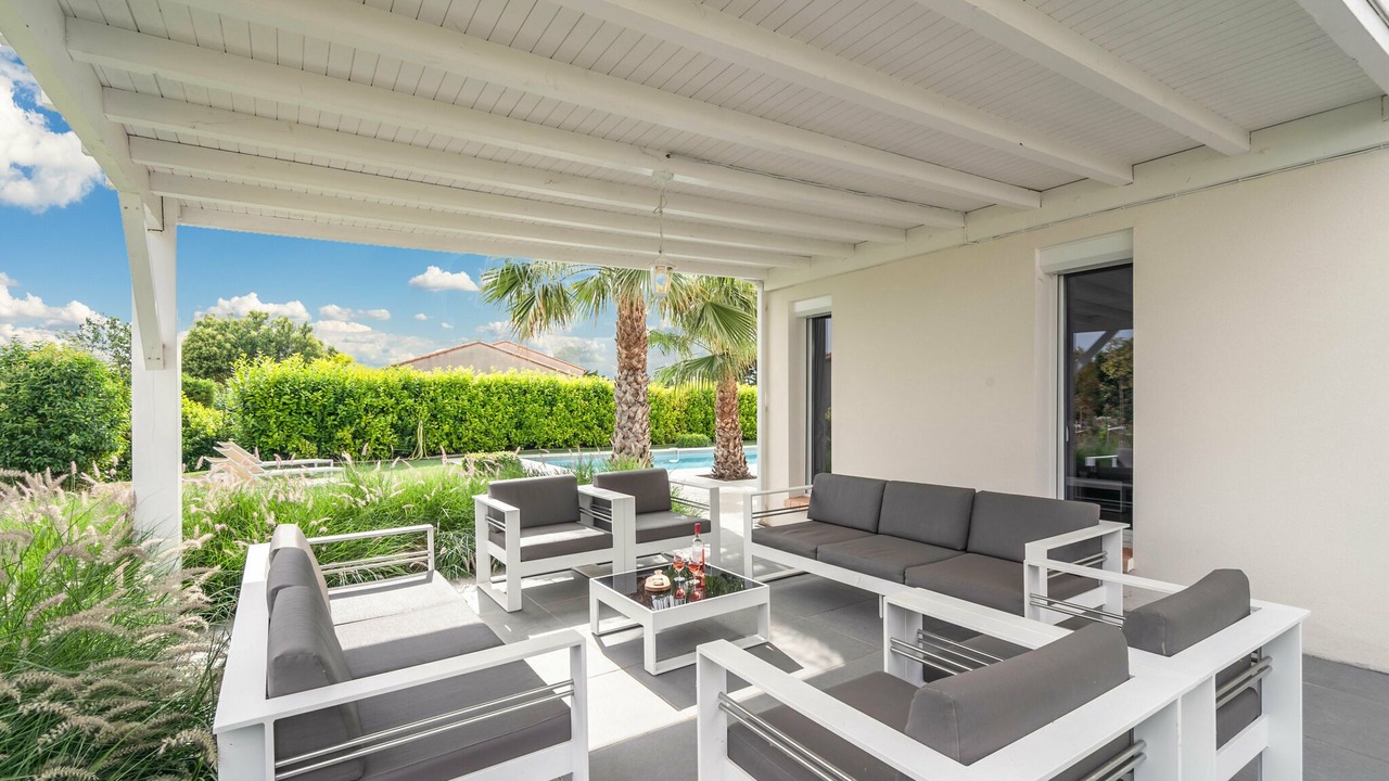 Photo of Patio Balcony in Saint-Genies-de-Fontedit